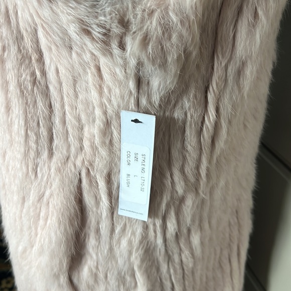 Rabbit Fur Vest - Picture 7 of 9